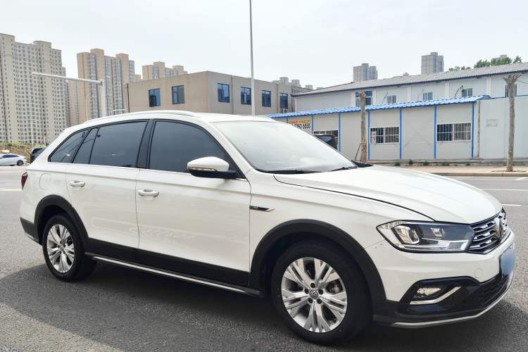 Used Volkswagen C-TREK 2018 230TSI DSG Comfort Model Exterior 2