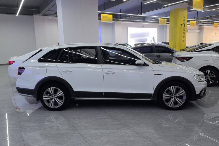 Used Volkswagen C-TREK 2018 230TSI DSG Comfort Model Exterior 2