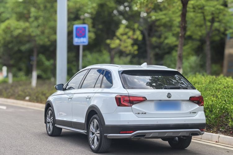 Used Volkswagen C-TREK 2018 1.5L Automatic Luxury Edition Exterior 3