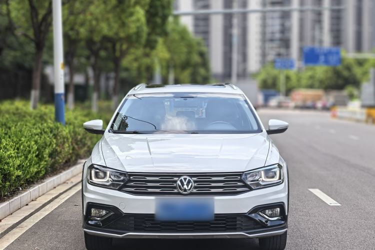 Used Volkswagen C-TREK 2018 1.5L Automatic Luxury Edition Exterior 5