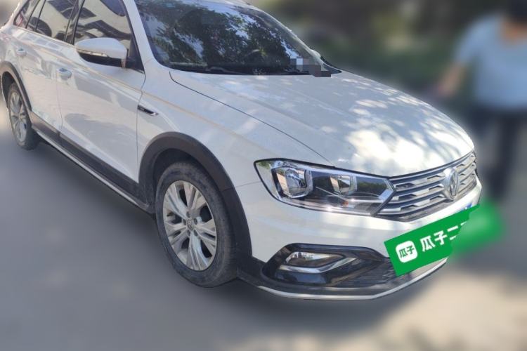 Used Volkswagen C-TREK 2018 1.5L Manual Comfort Model Front Right 45 Deg