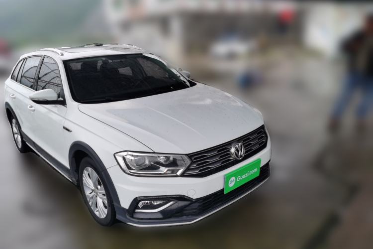 Used Volkswagen C-TREK 2018 230TSI DSG Comfort Model Front Right 45 Deg