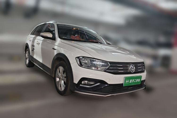 Used Volkswagen C-TREK 2018 1.5L Manual Comfort Model Front Right 45 Deg
