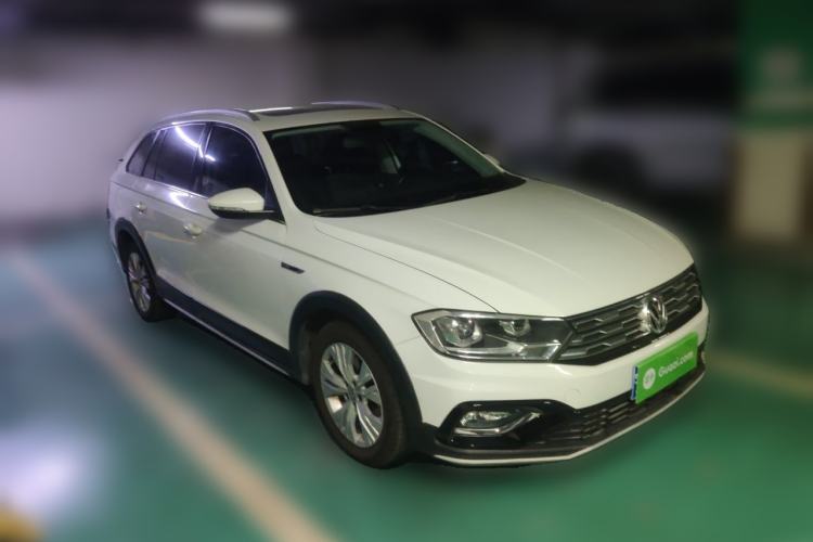 Used Volkswagen C-TREK 2018 230TSI DSG Comfort Model Front Right 45 Deg
