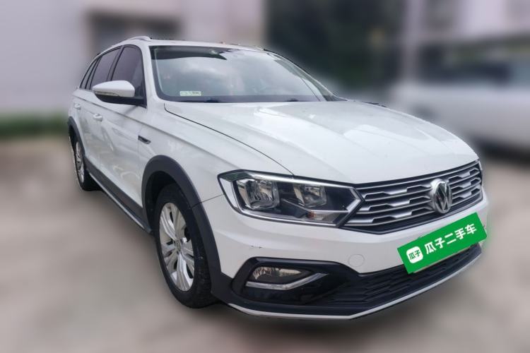 Used Volkswagen C-TREK 2018 230TSI DSG Comfort Model Front Right 45 Deg