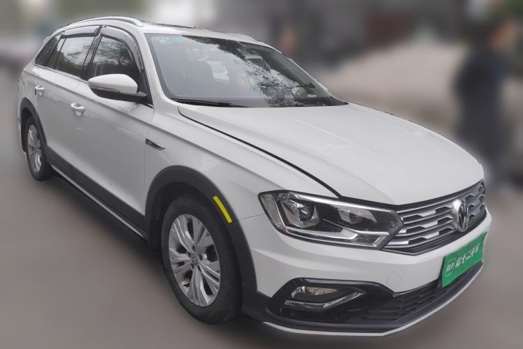 Used Volkswagen C-TREK 2018 230TSI DSG Comfort Model Front Right 45 Deg