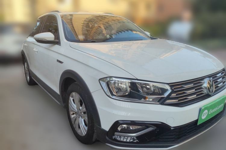 Used Volkswagen C-TREK 2018 230TSI DSG Comfort Model Front Right 45 Deg