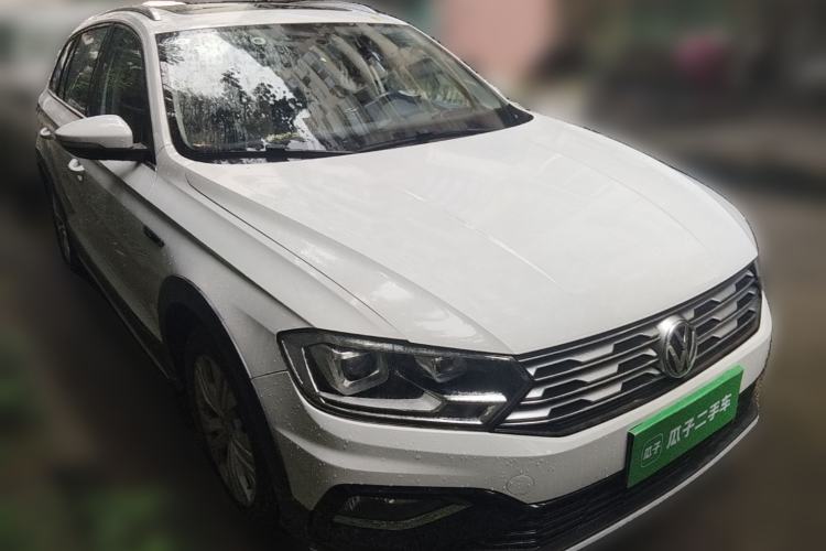 Used Volkswagen C-TREK 2018 230TSI Manual Comfort Version Front Right 45 Deg
