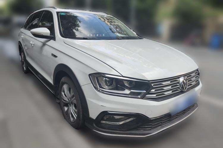 Used Volkswagen C-TREK 2018 230TSI DSG Comfort Model Front Right 45 Deg
