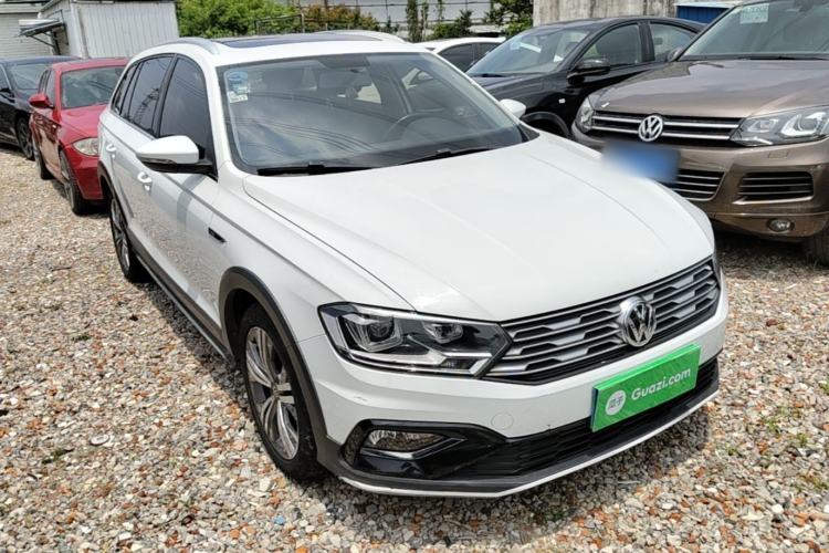 Used Volkswagen C-TREK 2018 230TSI DSG Comfort Model Front Right 45 Deg