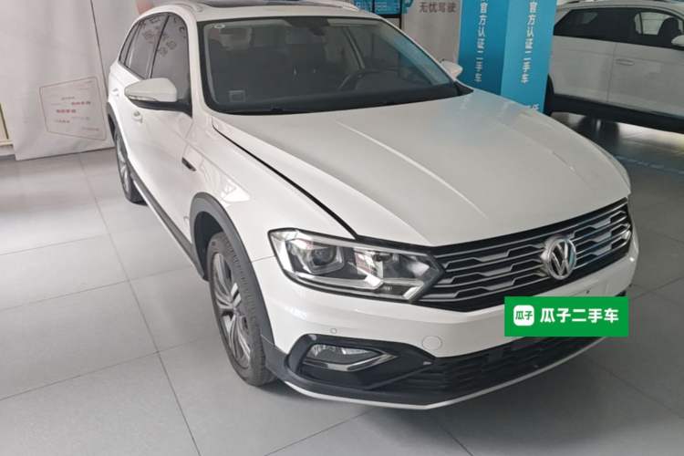 Used Volkswagen C-TREK 2018 230TSI DSG Luxury Version Front Right 45 Deg