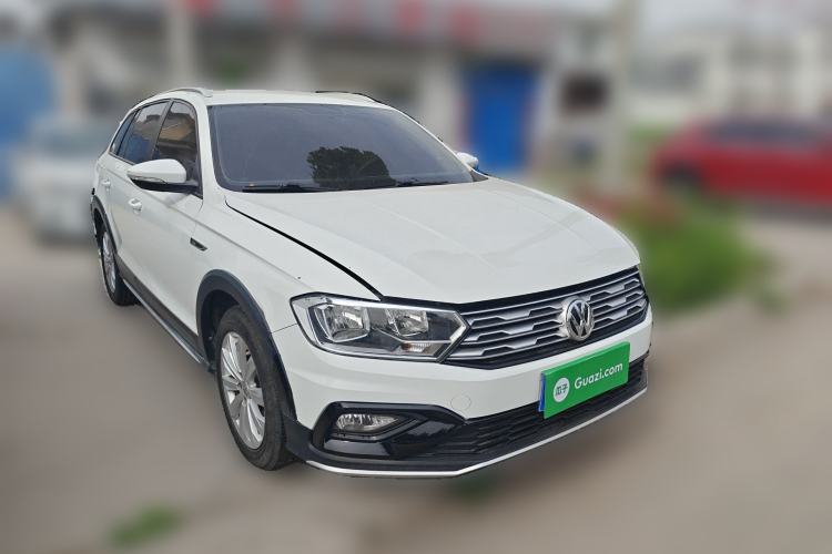 Used Volkswagen C-TREK 2018 1.5L Manual Fashion Model Front Right 45 Deg