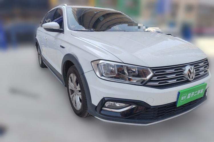 Used Volkswagen C-TREK 2018 1.5L Automatic Comfort Model Front Right 45 Deg