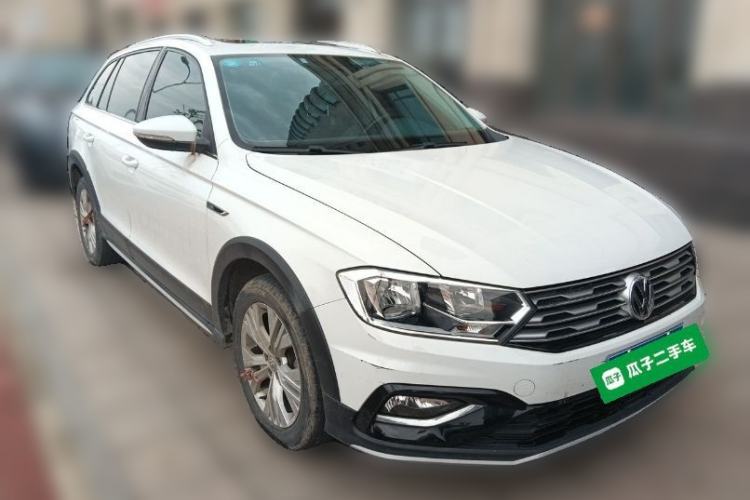 Used Volkswagen C-TREK 2018 1.5L Manual Comfort Model Front Right 45 Deg