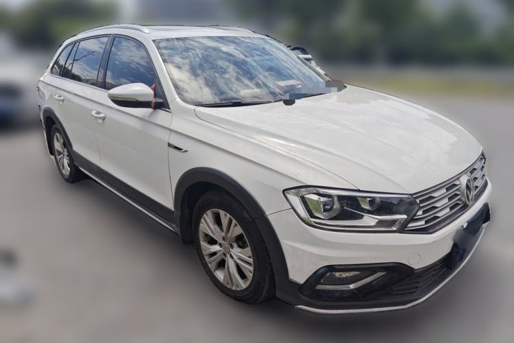 Used Volkswagen C-TREK 2018 230TSI DSG Comfort Model Front Right 45 Deg
