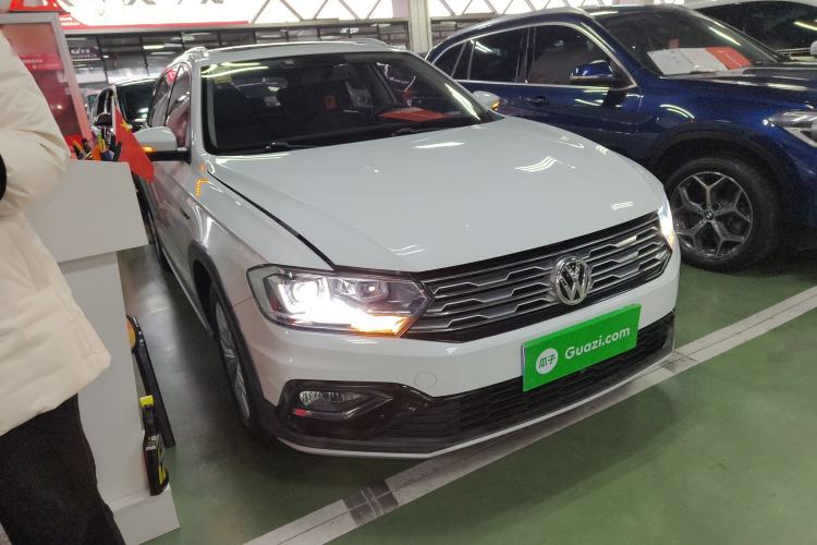 Used Volkswagen C-TREK 2018 1.5L Automatic Comfort Model Front Right 45 Deg