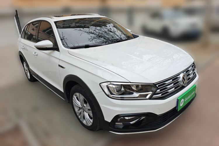 Used Volkswagen C-TREK 2018 230TSI DSG Comfort Model Front Right 45 Deg
