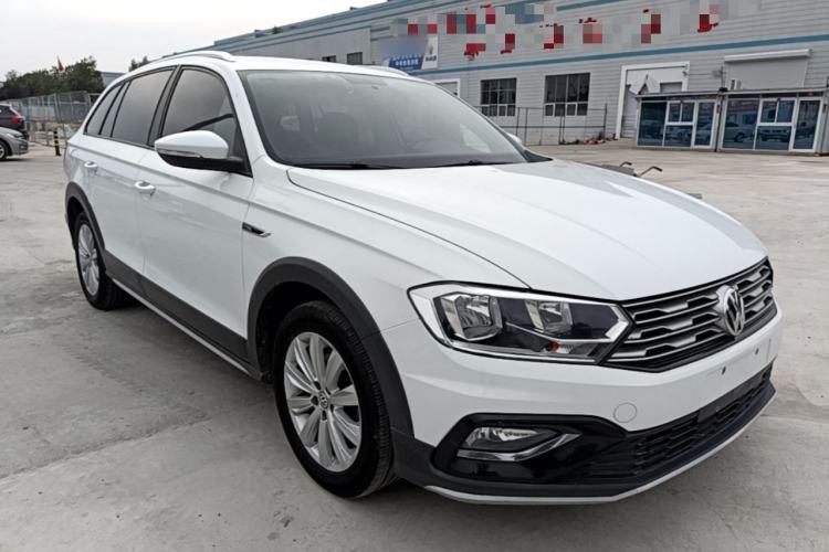 Used Volkswagen C-TREK 2018 1.5L Automatic Fashion Model Front Right 45 Deg
