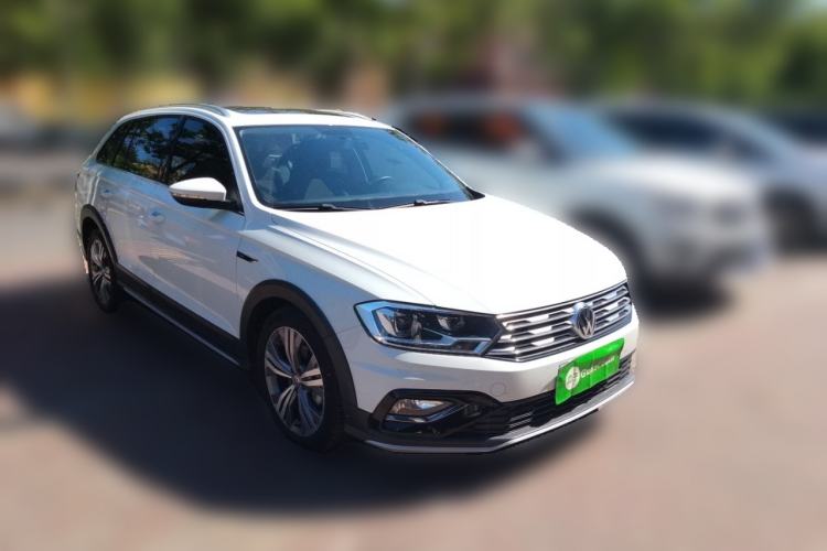 Used Volkswagen C-TREK 2018 230TSI DSG Comfort Model Front Right 45 Deg