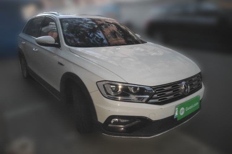 Used Volkswagen C-TREK 2018 230TSI Manual Comfort Version Front Right 45 Deg