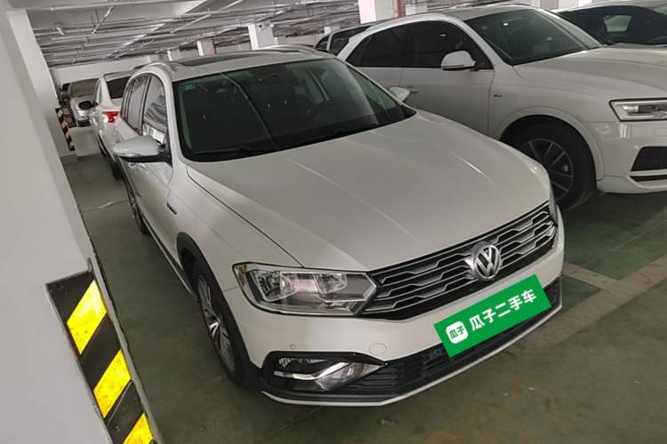Used Volkswagen C-TREK 2018 230TSI DSG Luxury Version Front Right 45 Deg