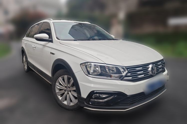 Used Volkswagen C-TREK 2018 1.5L Automatic Fashion Model Front Right 45 Deg