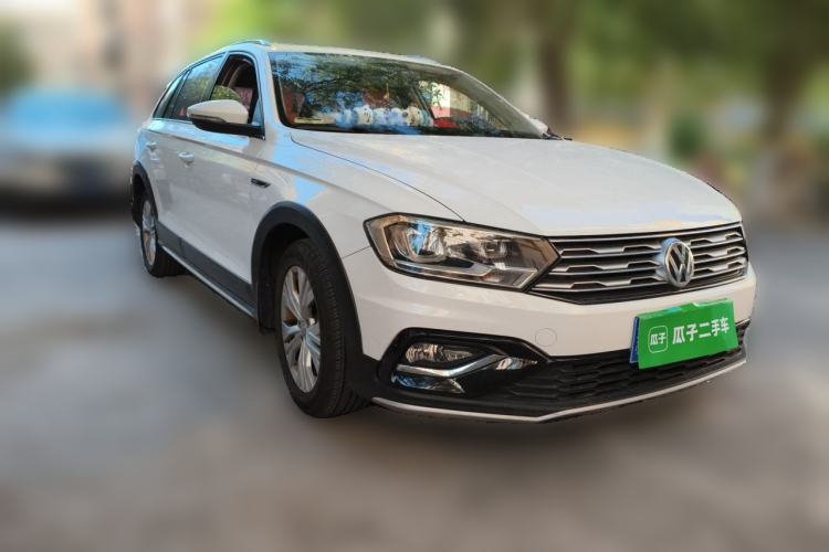 Used Volkswagen C-TREK 2018 1.5L Automatic Comfort Model Front Right 45 Deg