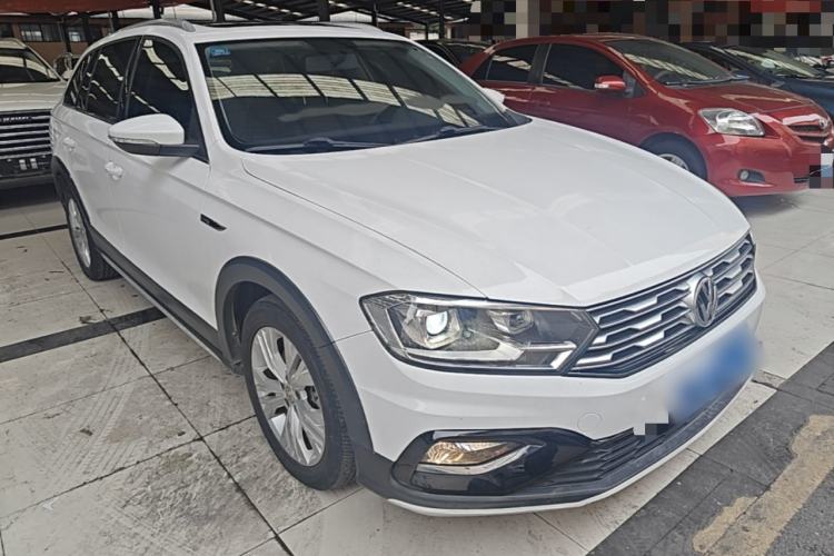 Used Volkswagen C-TREK 2018 230TSI DSG Comfort Model Front Right 45 Deg