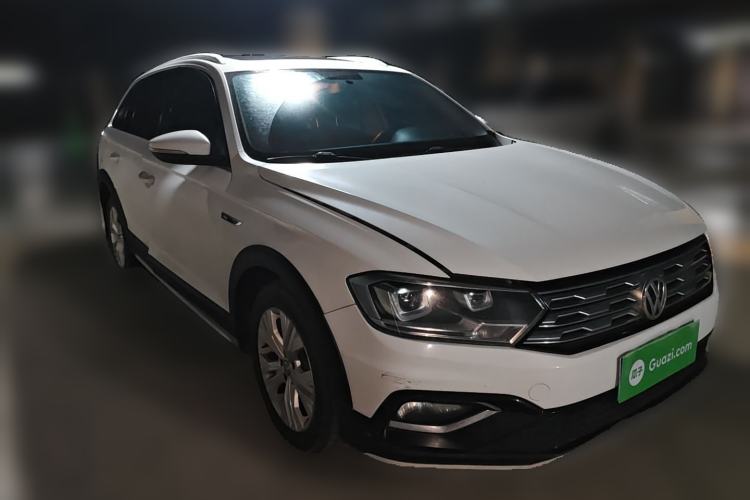 Used Volkswagen C-TREK 2018 230TSI DSG Comfort Model Front Right 45 Deg