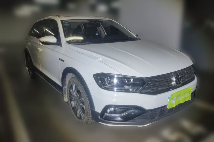 Used Volkswagen C-TREK 2018 1.5L Automatic Luxury Edition Front Right 45 Deg