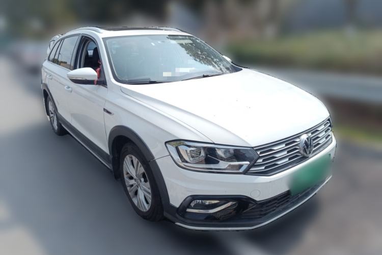 Used Volkswagen C-TREK 2018 230TSI DSG Comfort Model Front Right 45 Deg
