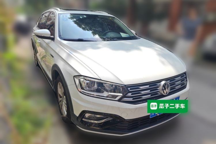Used Volkswagen C-TREK 2018 230TSI DSG Comfort Model Front Right 45 Deg