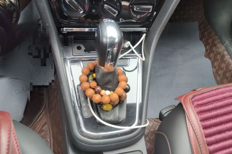 Used Volkswagen C-TREK 2018 230TSI DSG Comfort Model Gear Lever