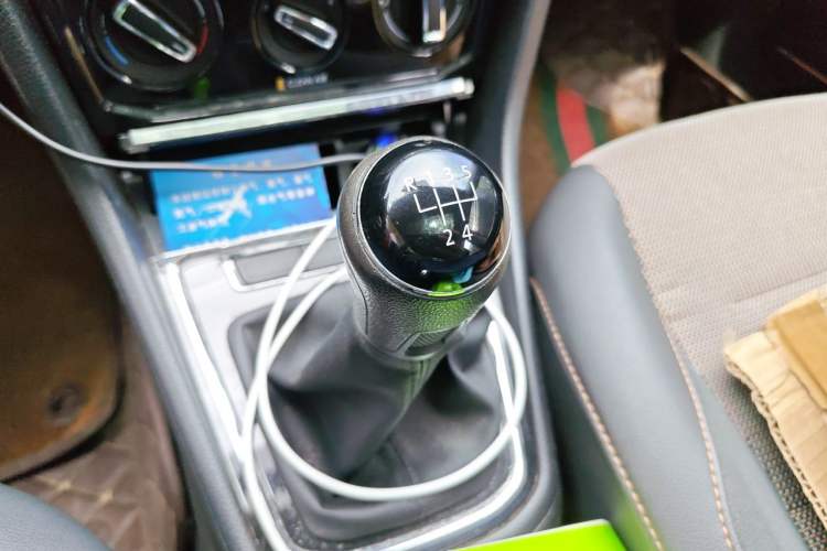 Used Volkswagen C-TREK 2018 1.5L Manual Comfort Model Gear Lever