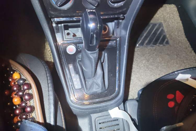 Used Volkswagen C-TREK 2018 230TSI DSG Comfort Model Gear Lever