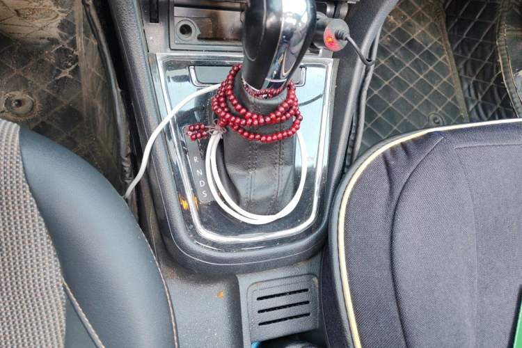 Used Volkswagen C-TREK 2018 1.5L Automatic Comfort Model Gear Lever