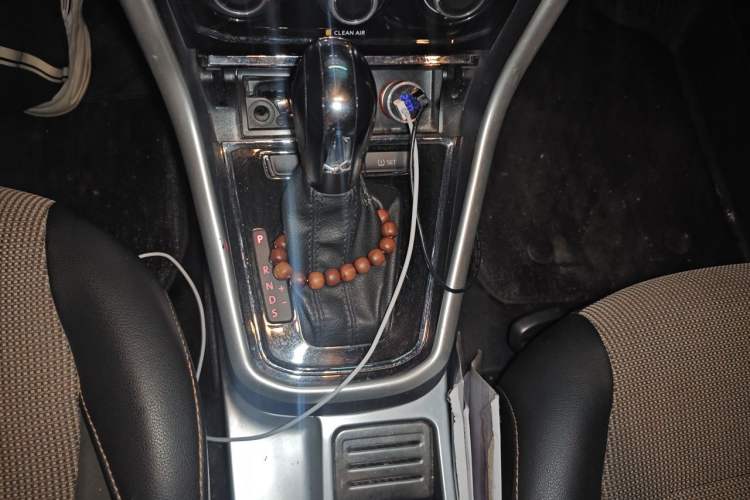 Used Volkswagen C-TREK 2018 1.5L Automatic Comfort Model Gear Lever