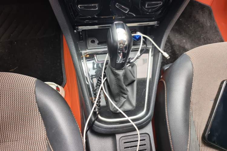 Used Volkswagen C-TREK 2018 1.5L Automatic Comfort Model Gear Lever