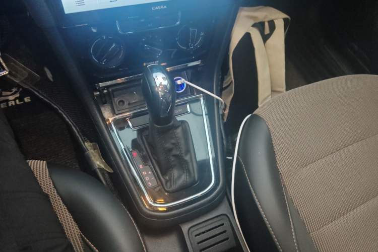 Used Volkswagen C-TREK 2018 1.5L Automatic Comfort Model Gear Lever