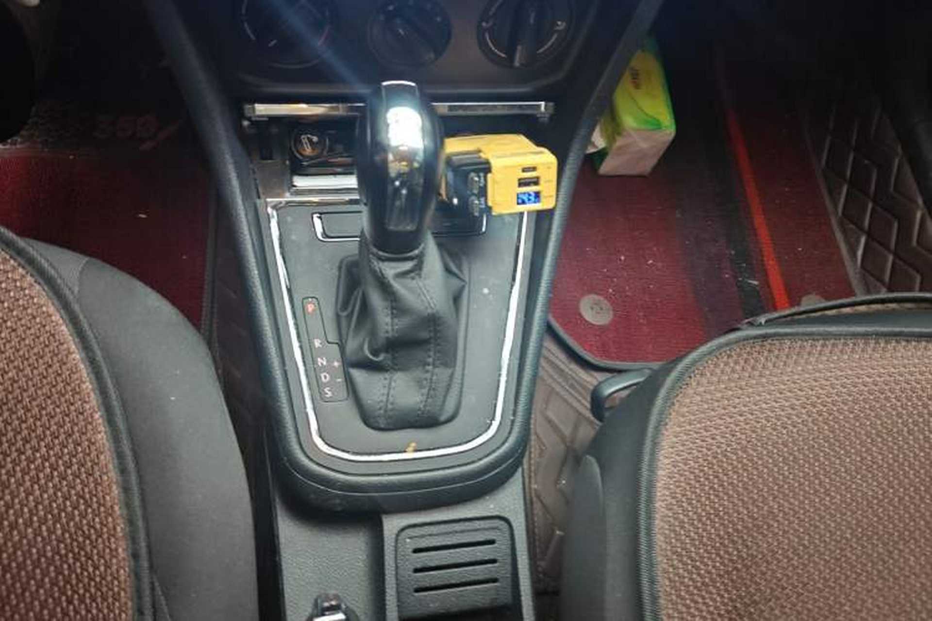 Used Volkswagen C-TREK 2018 1.5L Automatic Fashion Model Gear Lever
