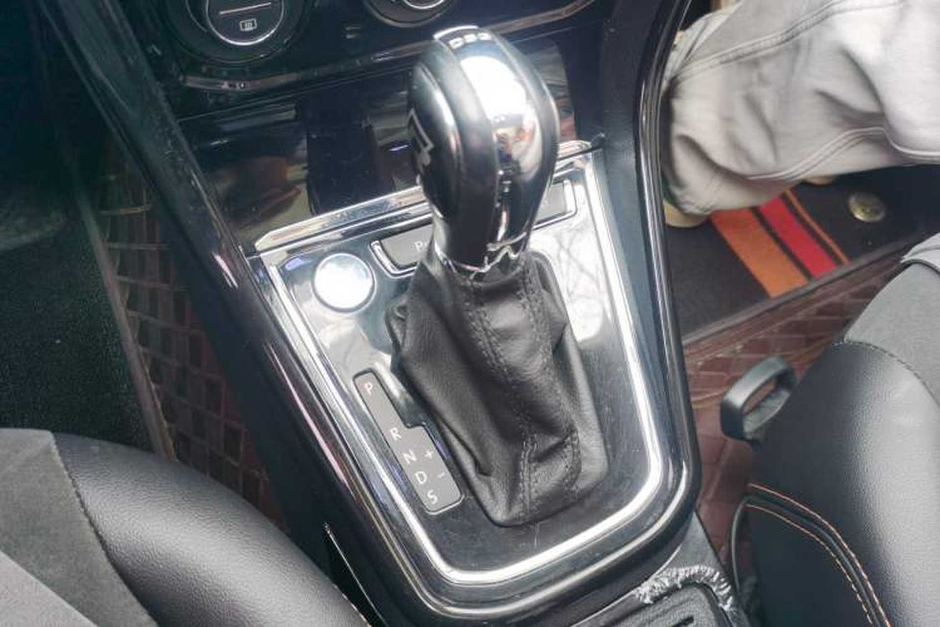 Used Volkswagen C-TREK 2018 230TSI DSG Luxury Version Gear Lever