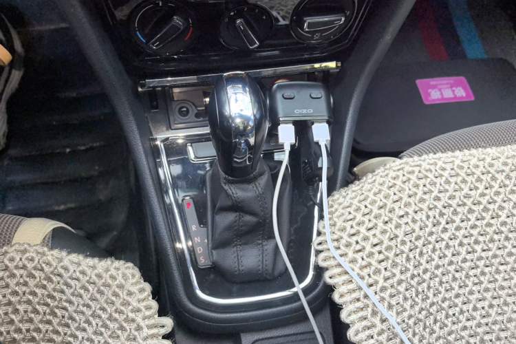 Used Volkswagen C-TREK 2018 1.5L Automatic Comfort Model Gear Lever