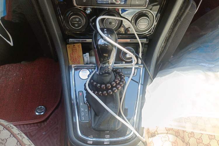 Used Volkswagen C-TREK 2018 230TSI DSG Luxury Version Gear Lever