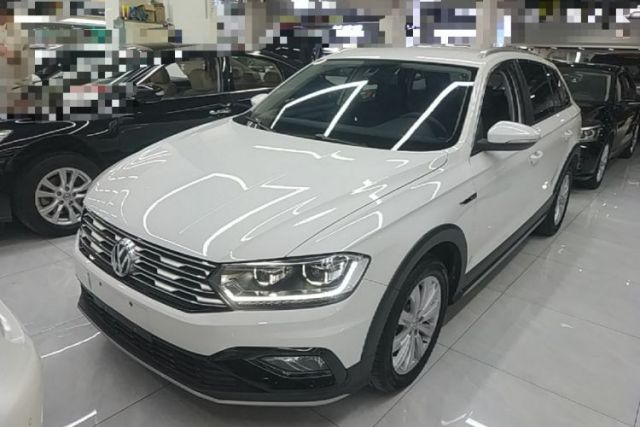 Used Volkswagen C-TREK 2018 1.5L Automatic Fashion Model