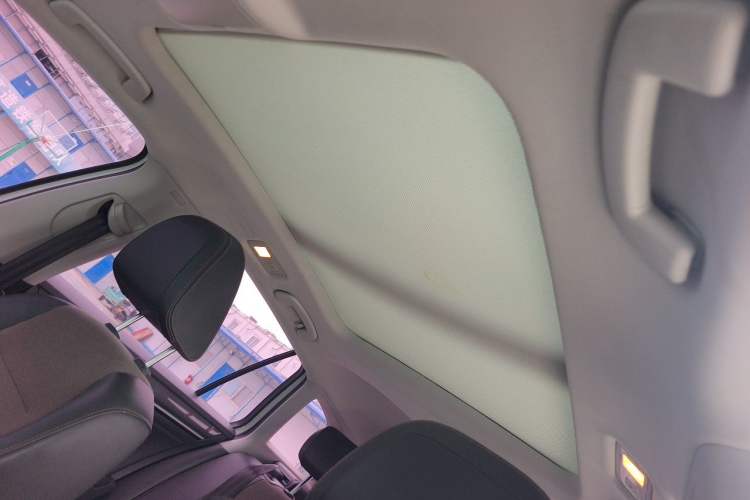 Used Volkswagen C-TREK 2018 230TSI DSG Comfort Model Headliner