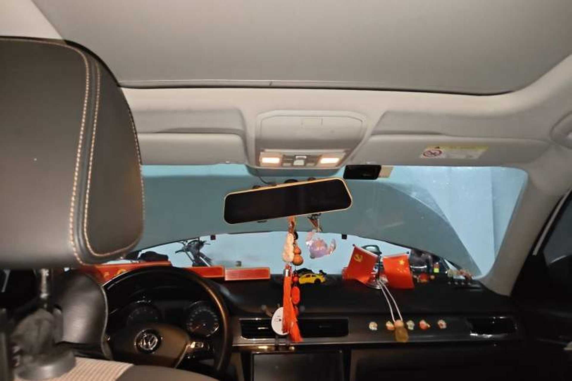 Used Volkswagen C-TREK 2018 1.5L Manual Comfort Model Headliner