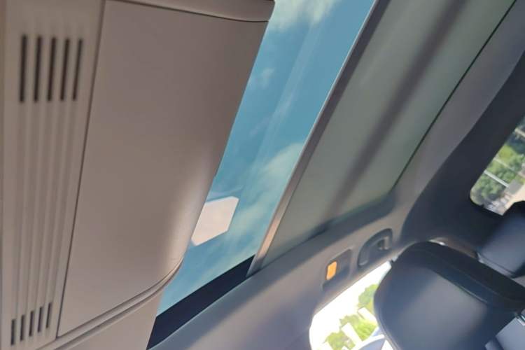 Used Volkswagen C-TREK 2018 1.5L Automatic Comfort Model Headliner
