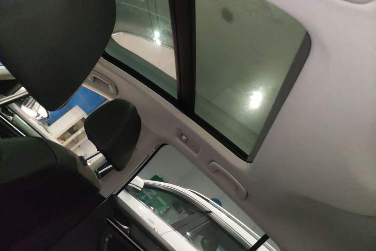 Used Volkswagen C-TREK 2018 1.5L Manual Comfort Model Headliner