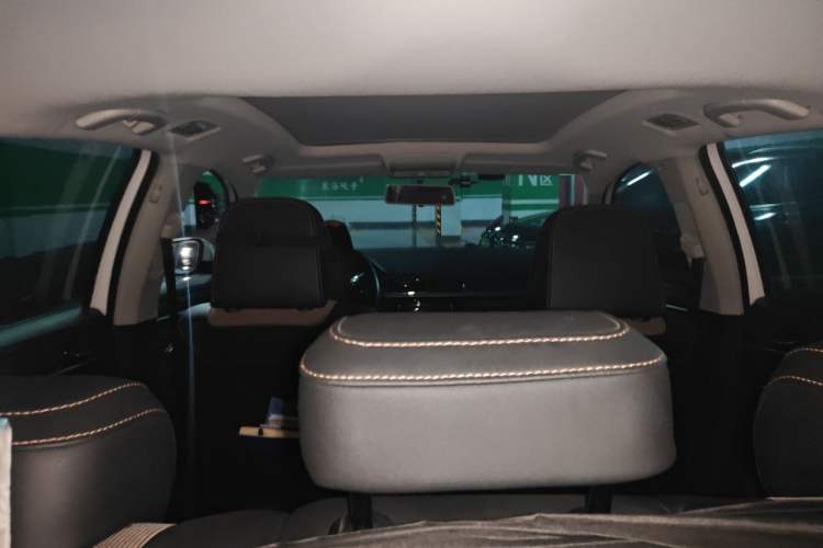 Used Volkswagen C-TREK 2018 1.5L Automatic Comfort Model Headliner