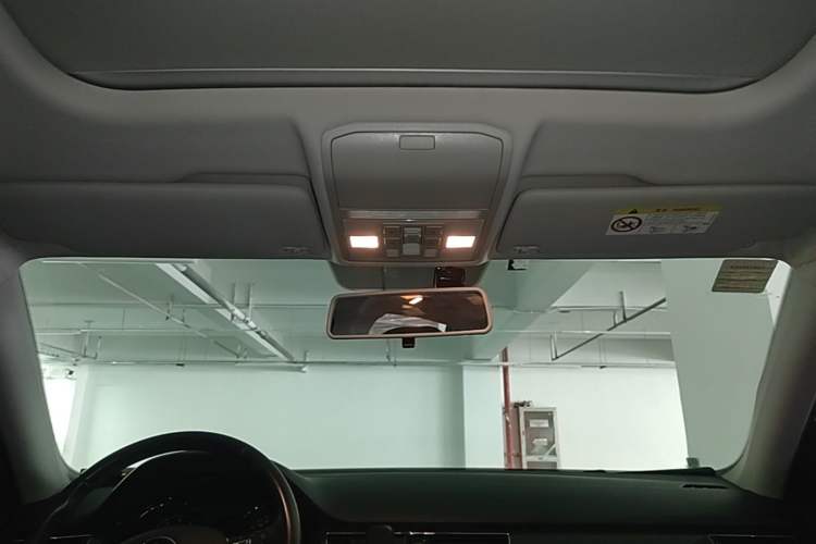 Used Volkswagen C-TREK 2018 230TSI DSG Luxury Version Headliner